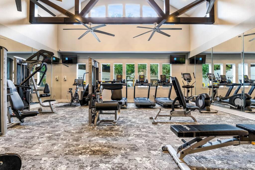 Devine Livings At Hermann Park Apartment Houston Exterior photo
